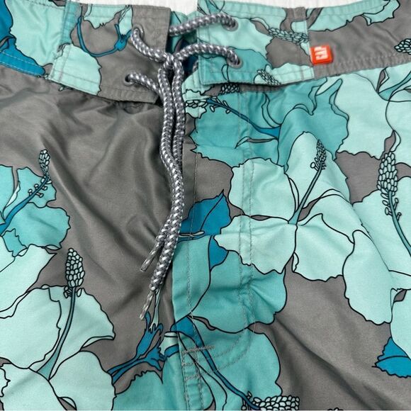 GAP - Like New! Swim Trunks (32) - Picture 3 of 4